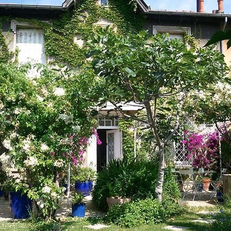 Les Petits Poissons Bed and Breakfast Aviñón Exterior foto